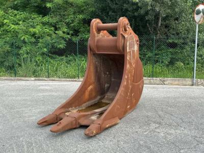 Hitachi ZX670-690 Photo 1