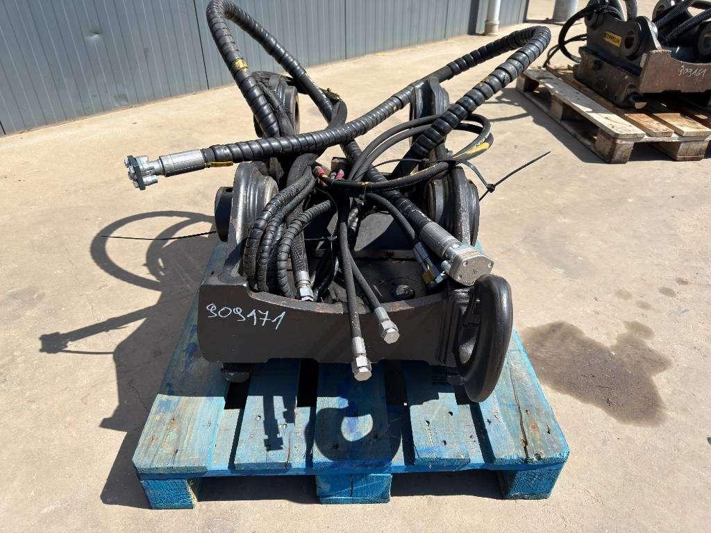 OilQuick OQ70/55 - M318D / 320D / 320E / 320F / 323D / 323E Photo 2