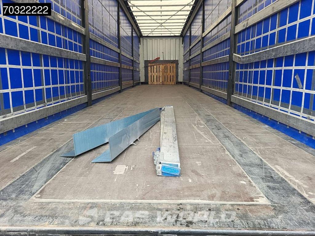 Krone SD Lift Axle Palletkist Anti Vandalism Sliding Roof Photo 10