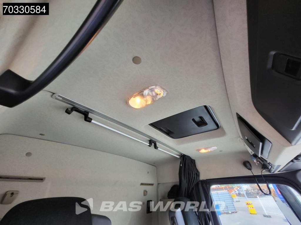 Mercedes-Benz Actros 2540 6X2 Photo 27