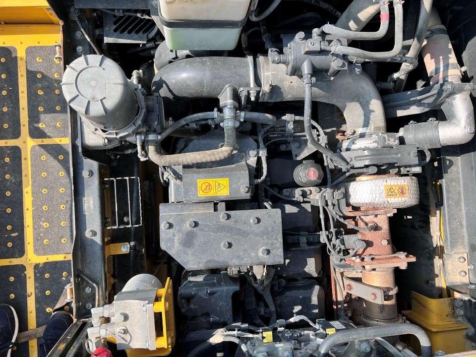 Komatsu PC490LC -11 Photo 17