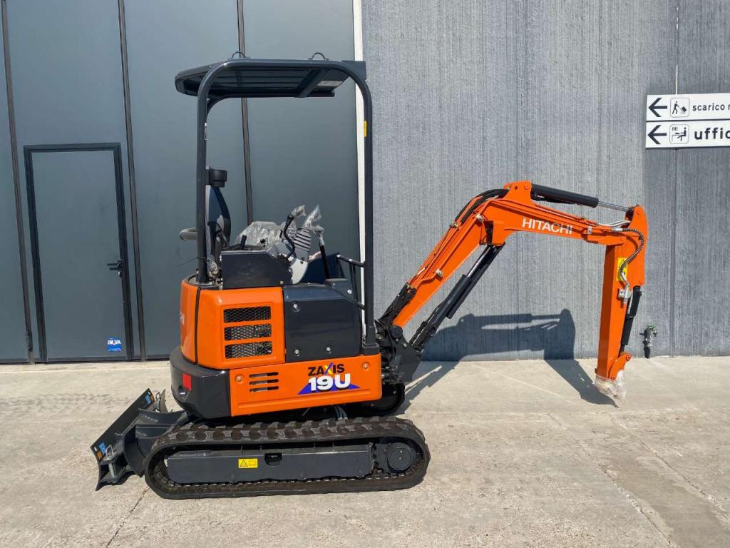 Hitachi ZX19U-6 Photo 8