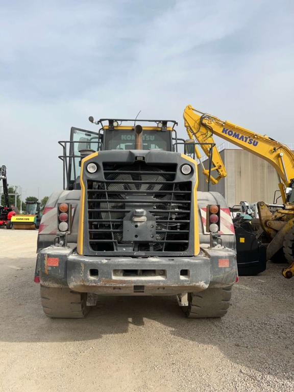 Komatsu WA380-8 Photo 5