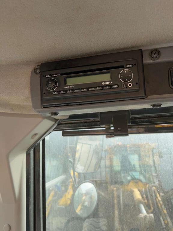 Komatsu WA380-8 Photo 8