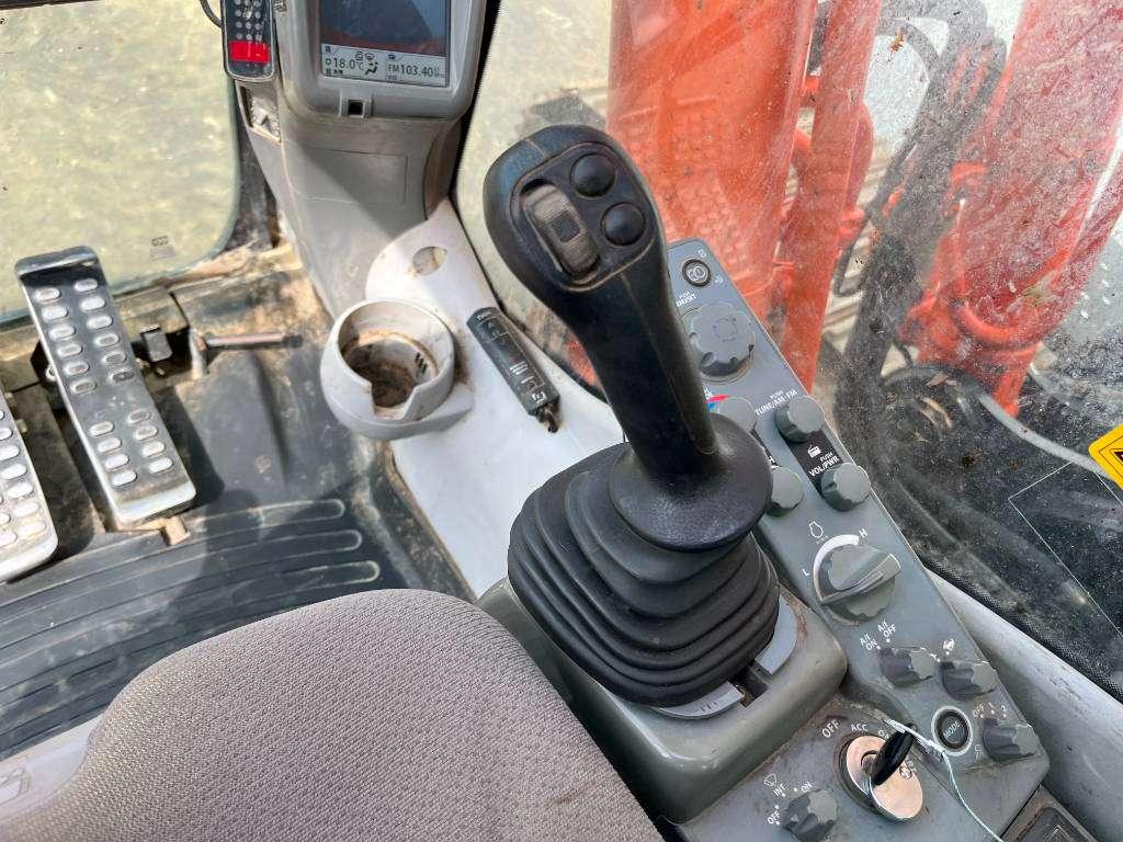 Hitachi ZX350LC-5 - Hammer Lines / Automatic Greasing Photo 11