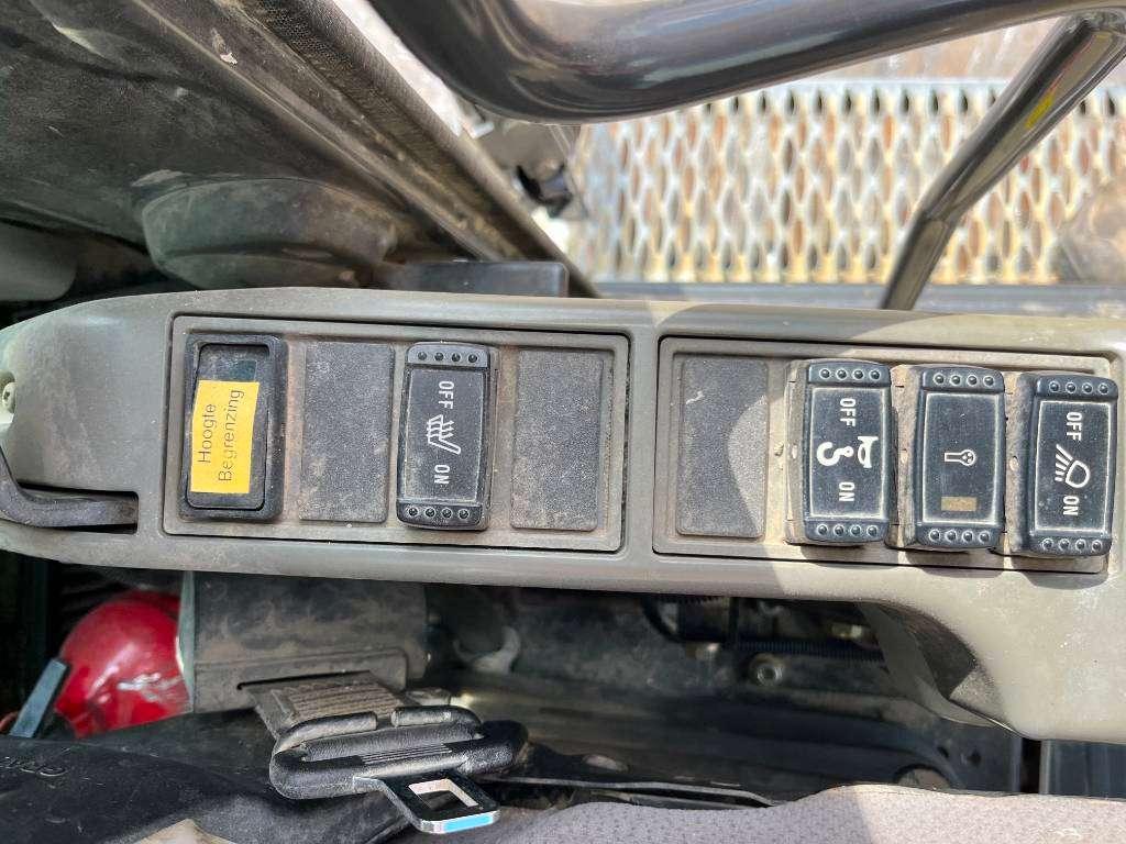 Hitachi ZX350LC-5 - Hammer Lines / Automatic Greasing Photo 14