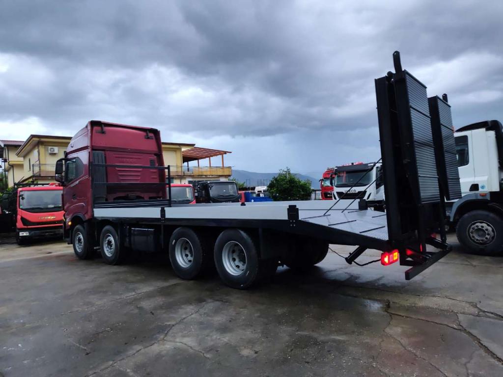 Iveco X-WAY 570 Photo 12