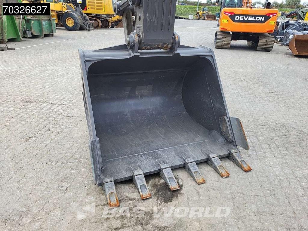 Volvo EC300 D L Photo 13