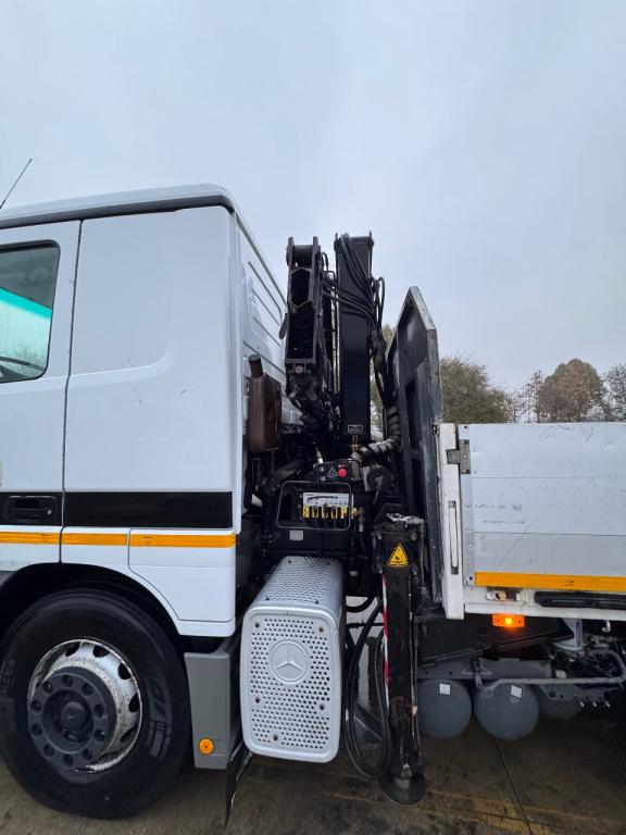Mercedes-Benz ACTROS 1831 Photo 4