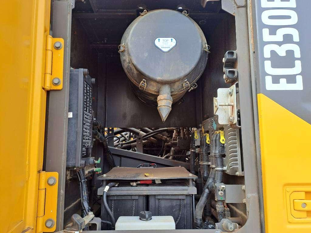 Volvo EC350EL Photo 16