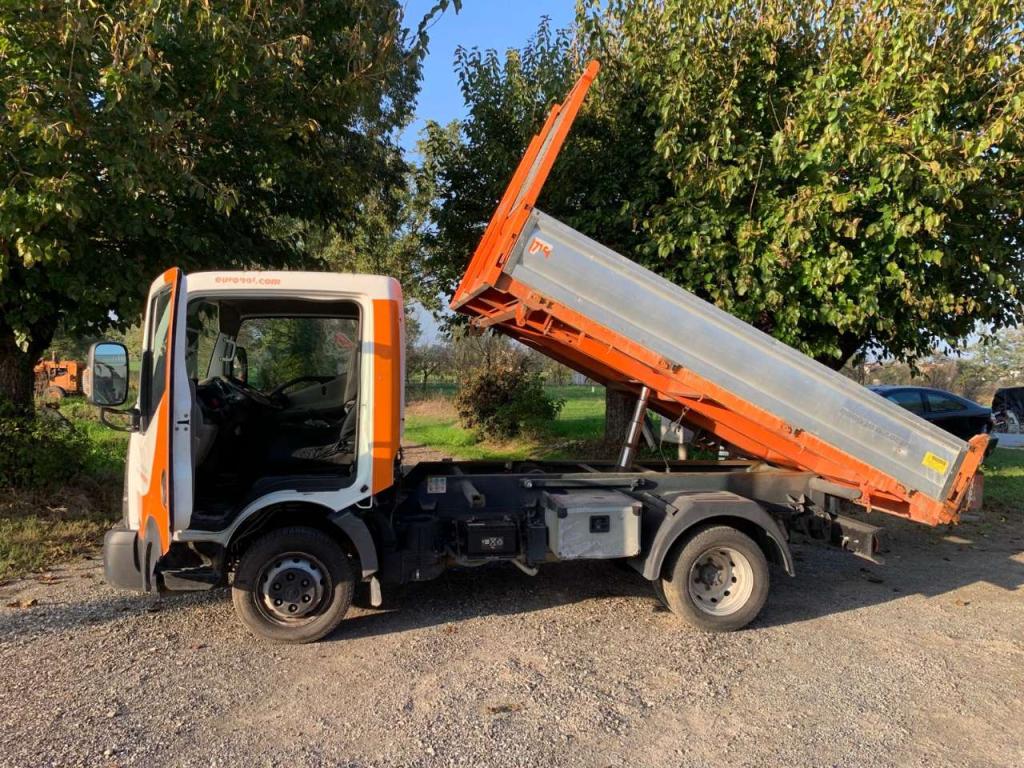 Nissan CAB STAR 35.12 NT400 Photo 1