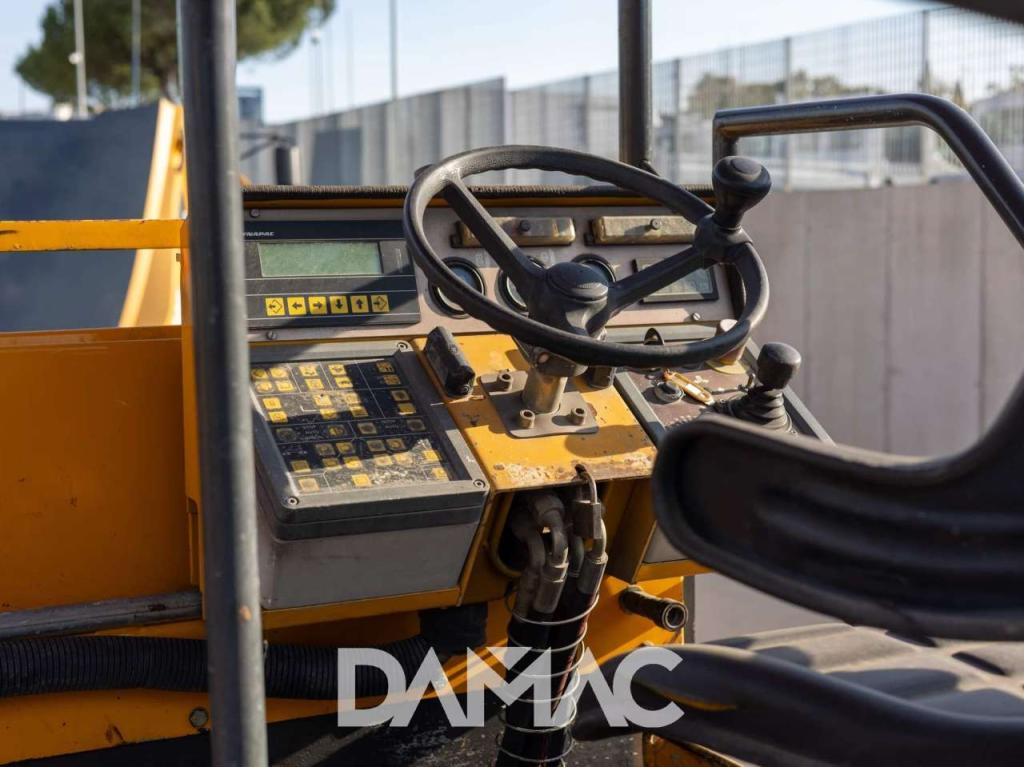 Dynapac F121-4W Photo 8