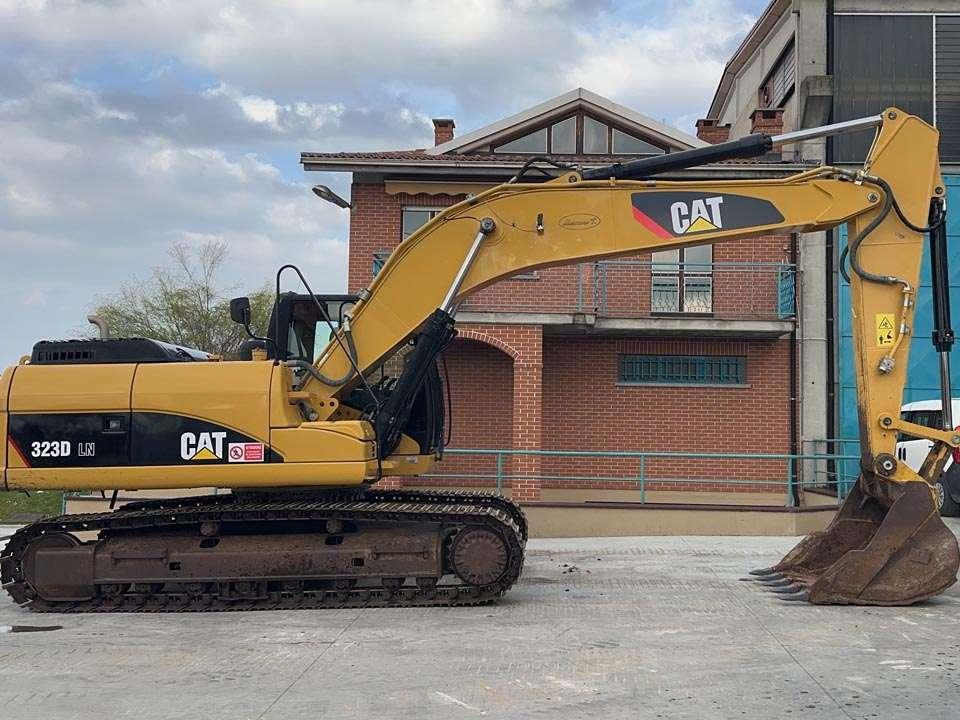 Caterpillar 323D Photo 22