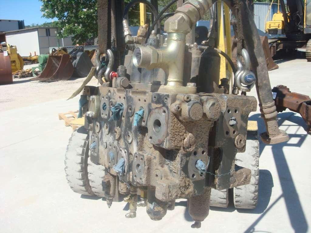Distributeur hydraulique pour New Holland 385 Photo 5