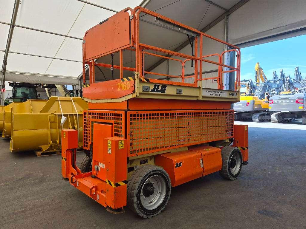 JLG 4096LE + Outiggers (Multiple units available) Photo 1