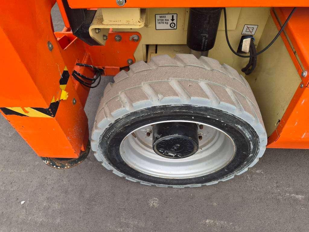 JLG 4096LE + Outiggers (Multiple units available) Photo 17