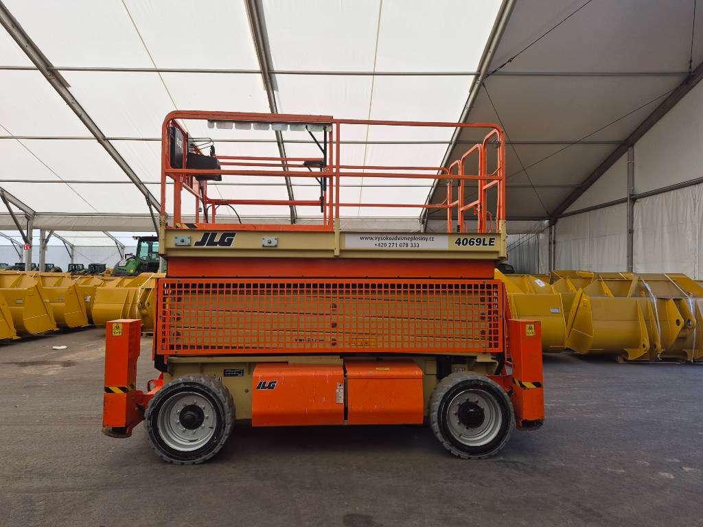 JLG 4096LE + Outiggers (Multiple units available) Photo 2