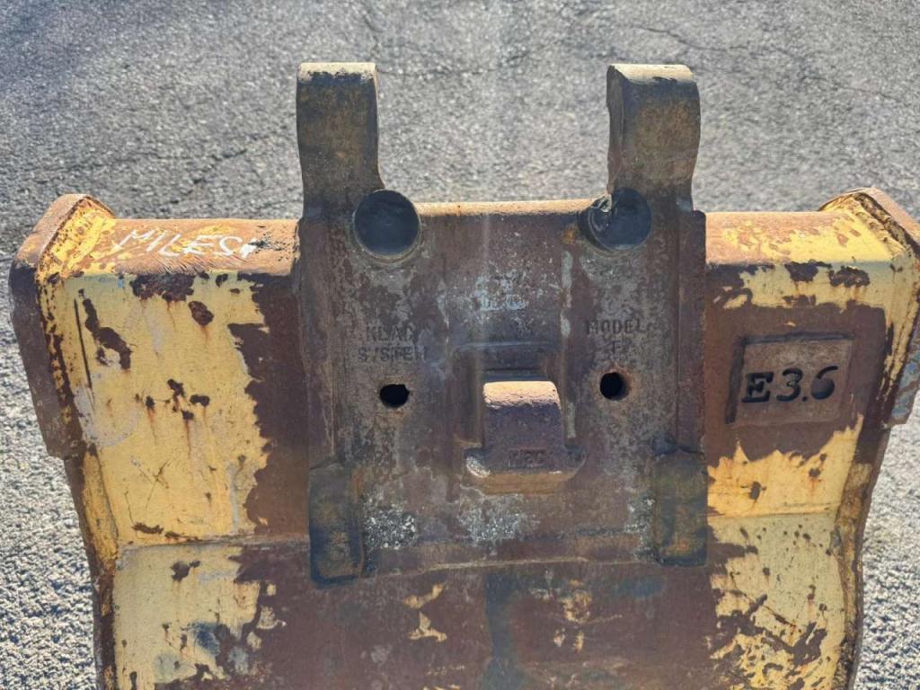 KLAC F-750 Photo 3