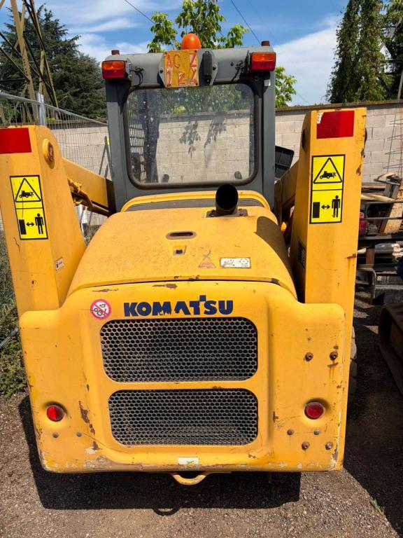 Komatsu sk815 Photo 2