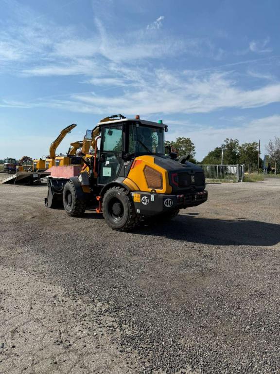 Liugong 820T Photo 2