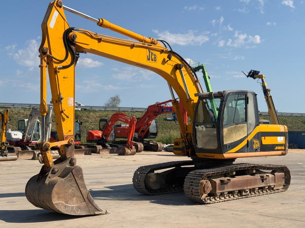 JCB JS180NL Photo 4