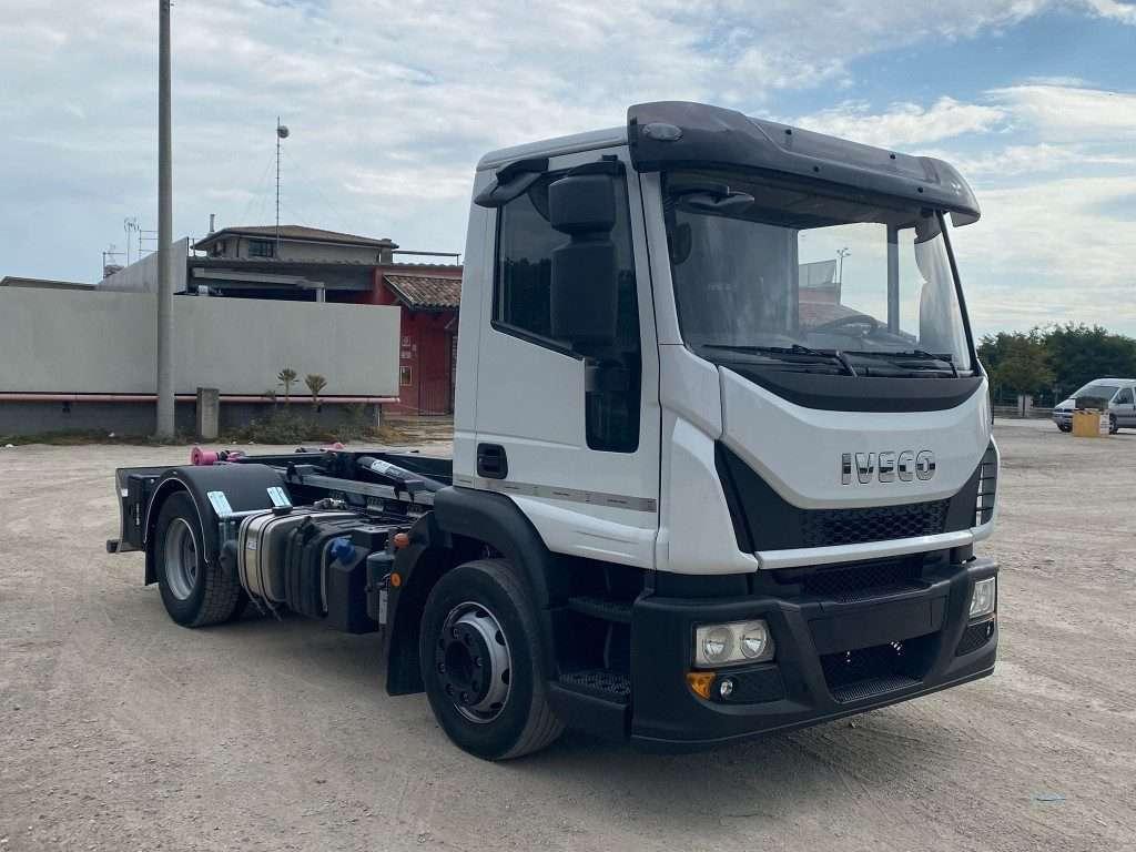 Iveco EUROCARGO 120E25 SCARRABILE Photo 2