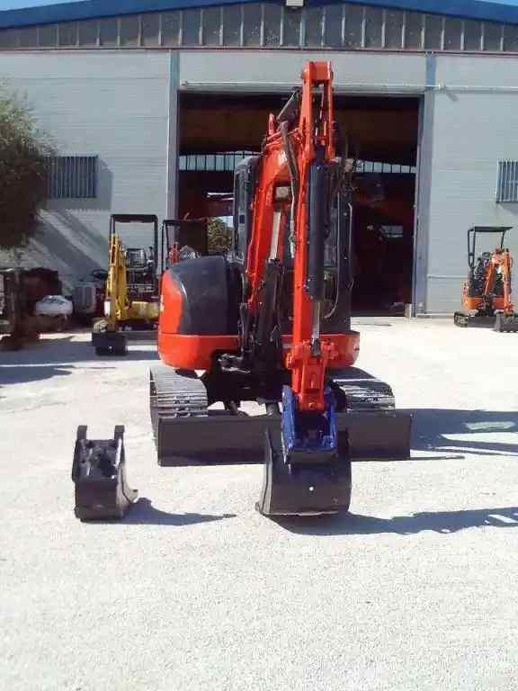 Kubota U48-4 Photo 6