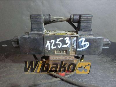 Parker SP-D2-18-M-10 en vente par Wibako