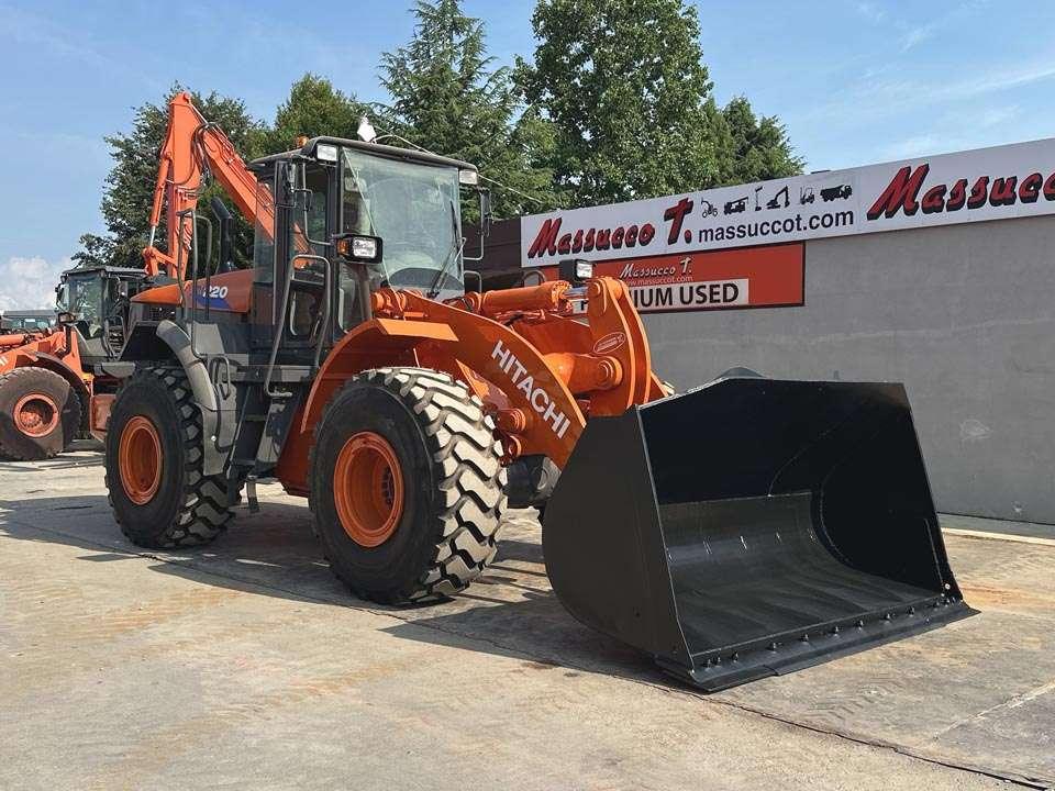 Hitachi ZW220 Photo 19