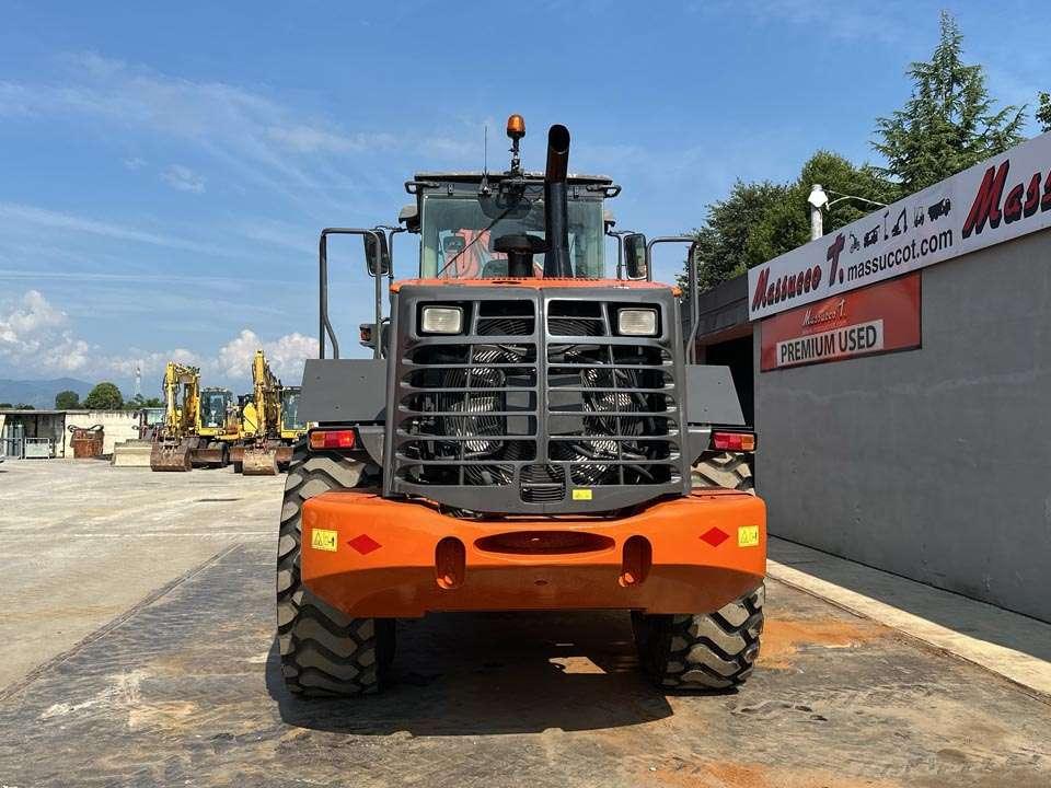 Hitachi ZW220 Photo 23