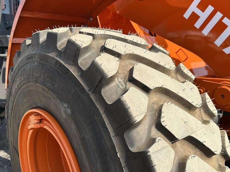 Hitachi ZW220 Photo 8