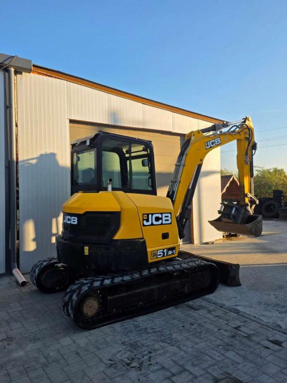 JCB 51 Photo 4