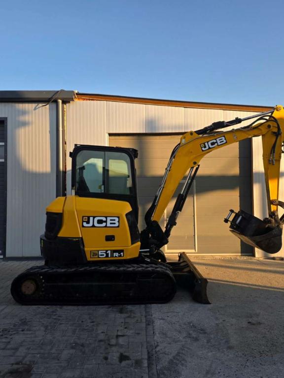 JCB 51 Photo 6