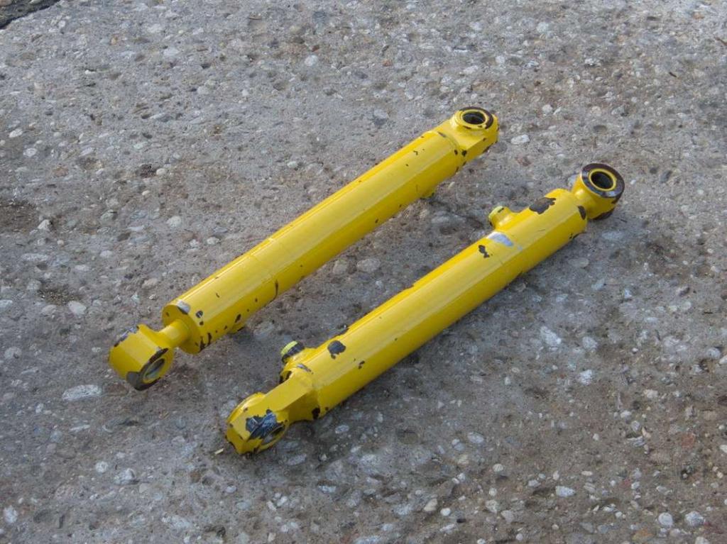 Komatsu Ricambi Vari Photo 2