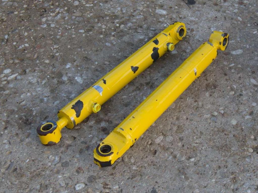 Komatsu Ricambi Vari Photo 3