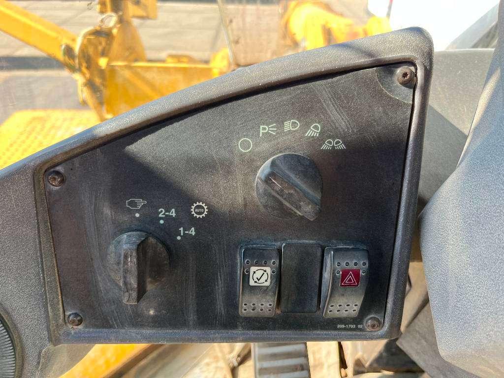 Caterpillar 938G - Top Condition / Airco Photo 11