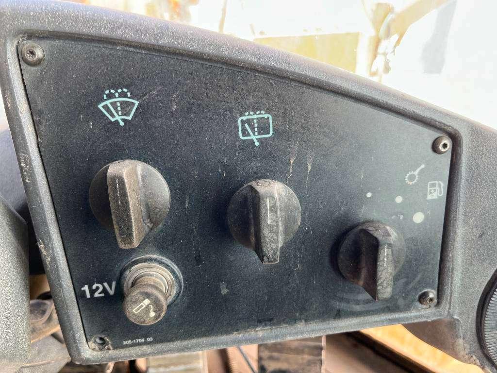Caterpillar 938G - Top Condition / Airco Photo 12