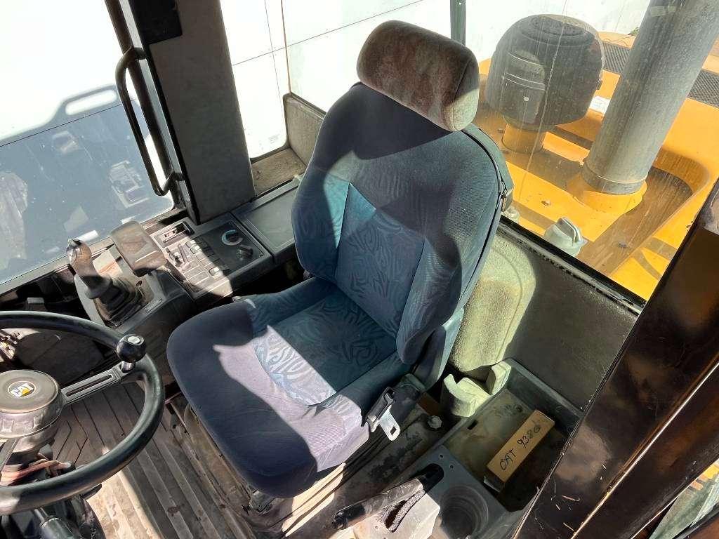 Caterpillar 938G - Top Condition / Airco Photo 8