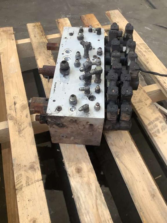 Distributeur hydraulique pour JLG LIFT 450 AJ Photo 3