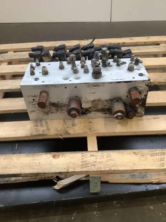 Distributeur hydraulique pour JLG LIFT 450 AJ Photo 5