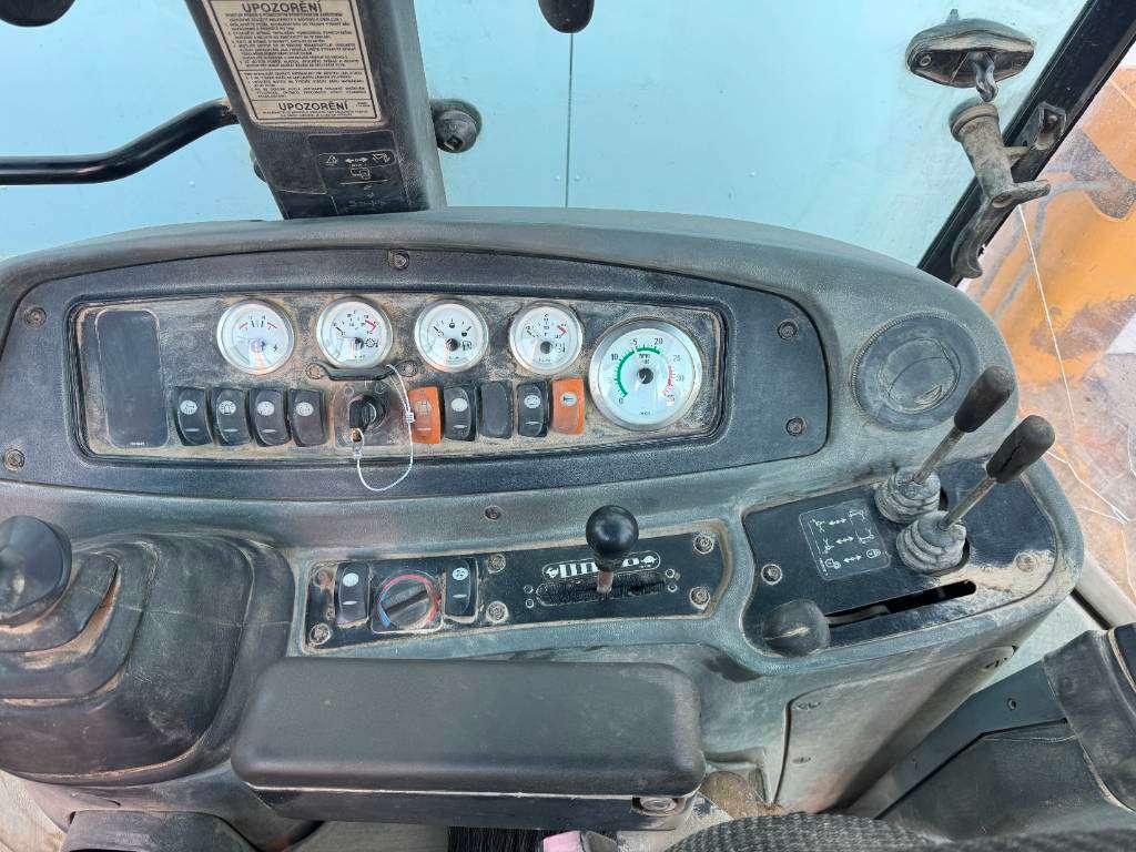Caterpillar 432D - Telescopic Boom / Hammer Lines Photo 11
