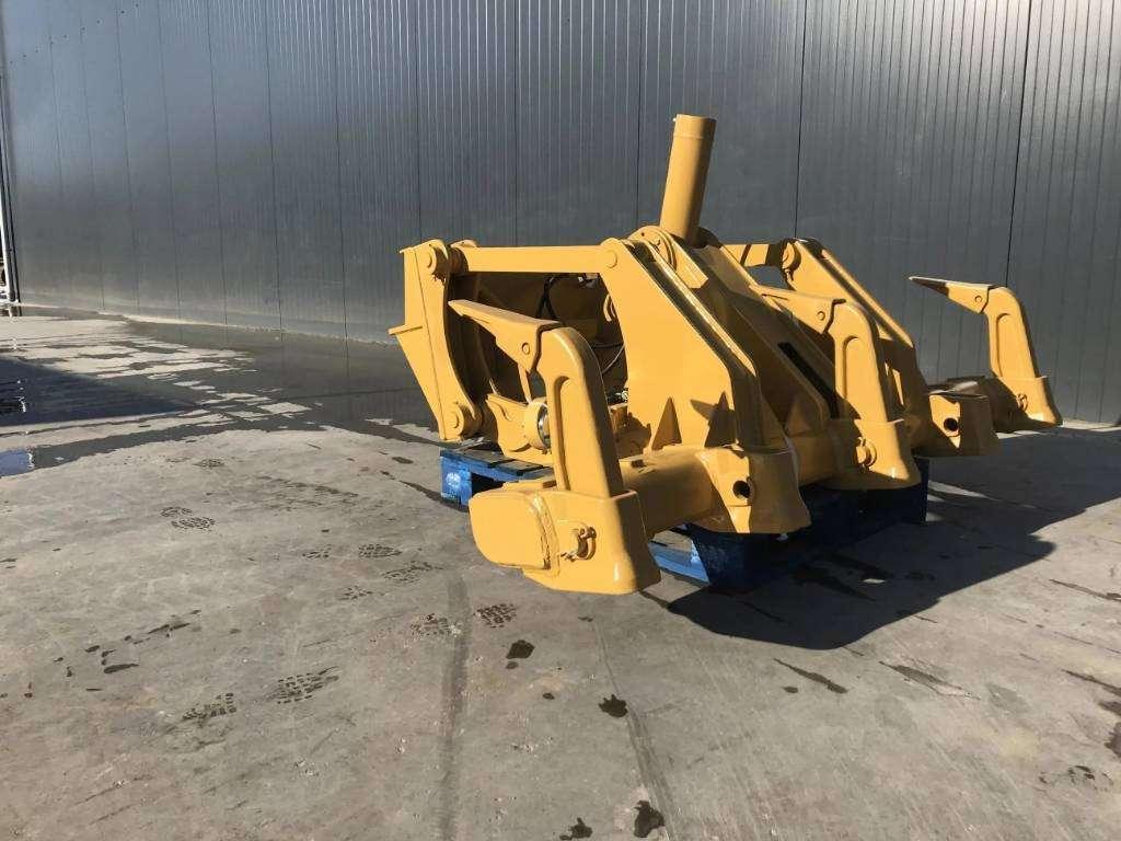 Caterpillar 130G Photo 2