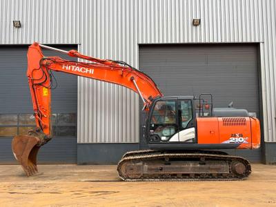 Hitachi ZX210LC-6 Photo 1