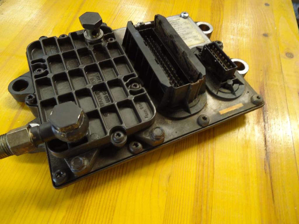 Unité de contrôle moteur pour Hitachi ZW310 Photo 1