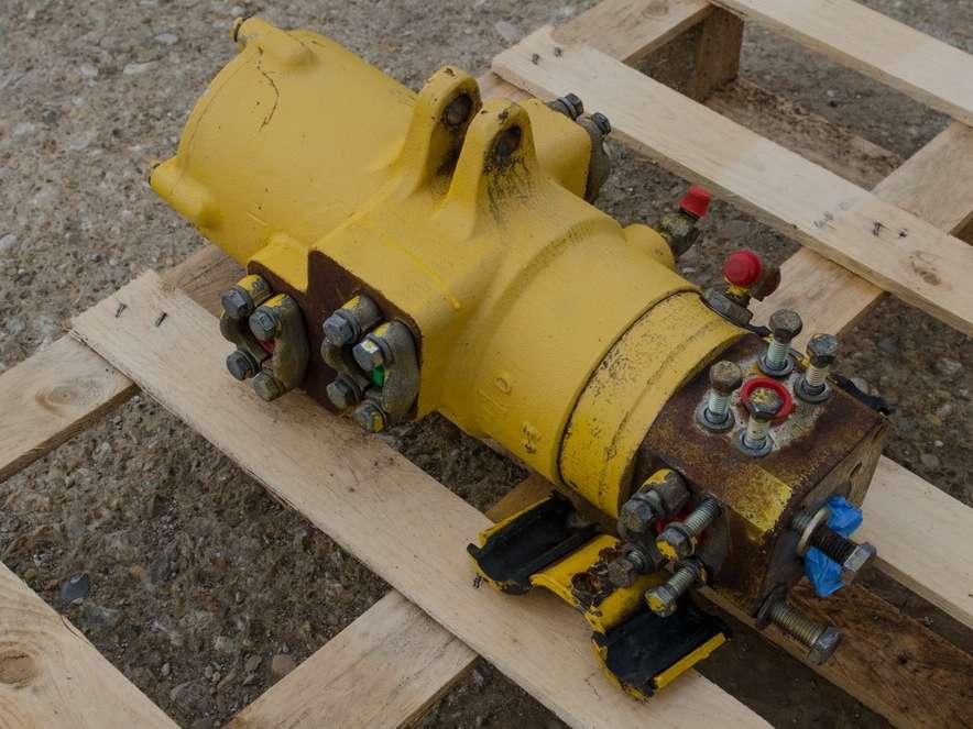 Komatsu PC240LC-6 Photo 3