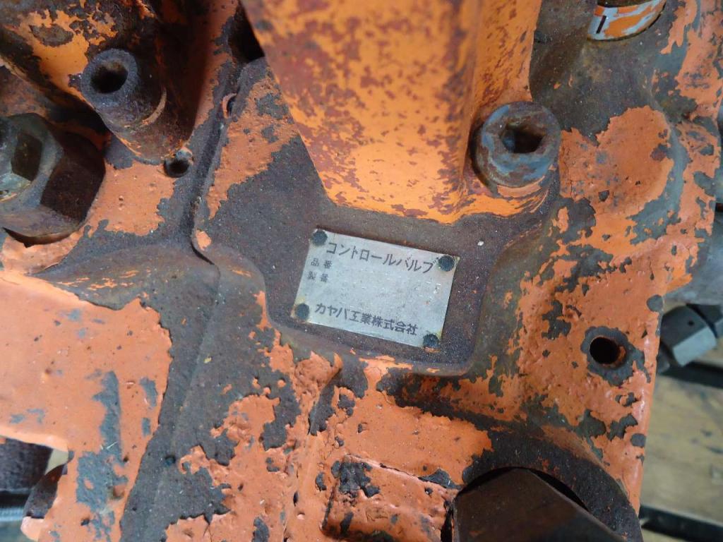 Distributeur hydraulique pour Fiat Hitachi FH300 - FH330 Photo 3