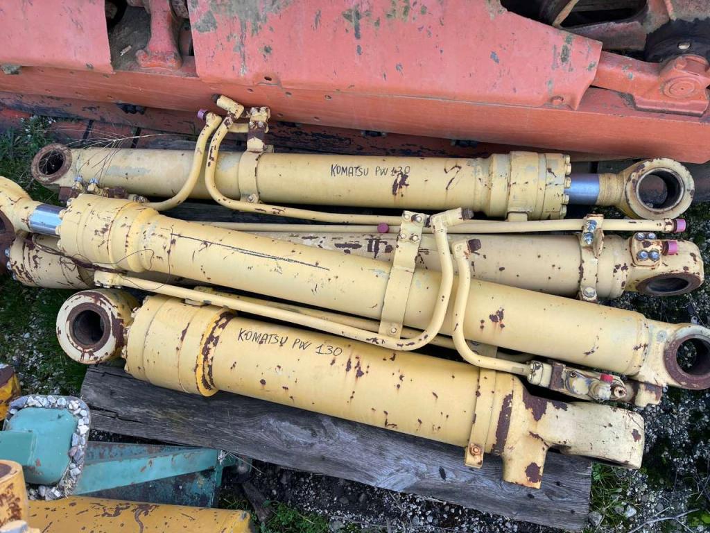 Piston pour Komatsu PW 130 Photo 1