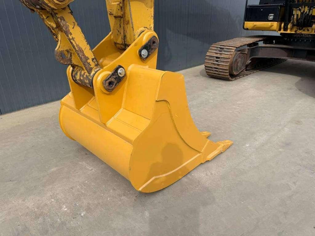 Caterpillar 320E L Photo 13