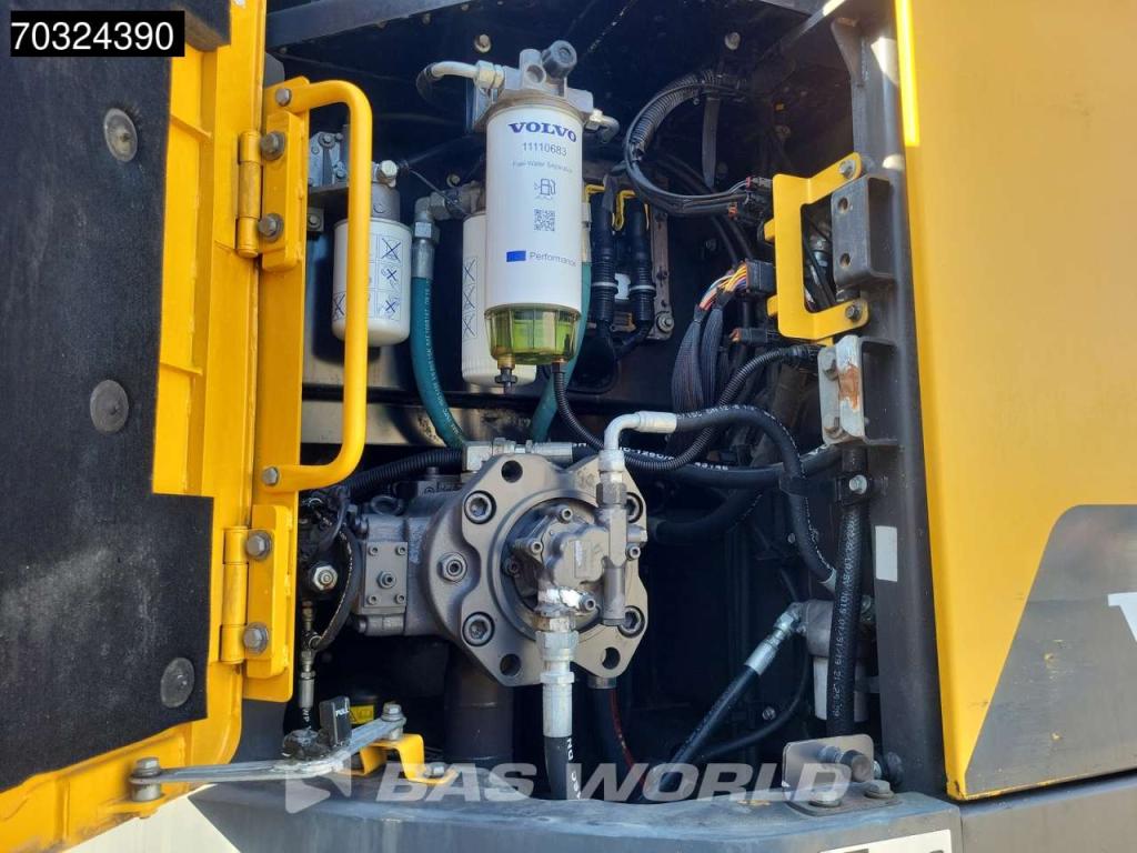 Volvo ECR235 E L Tiltrotator - Blade Photo 22