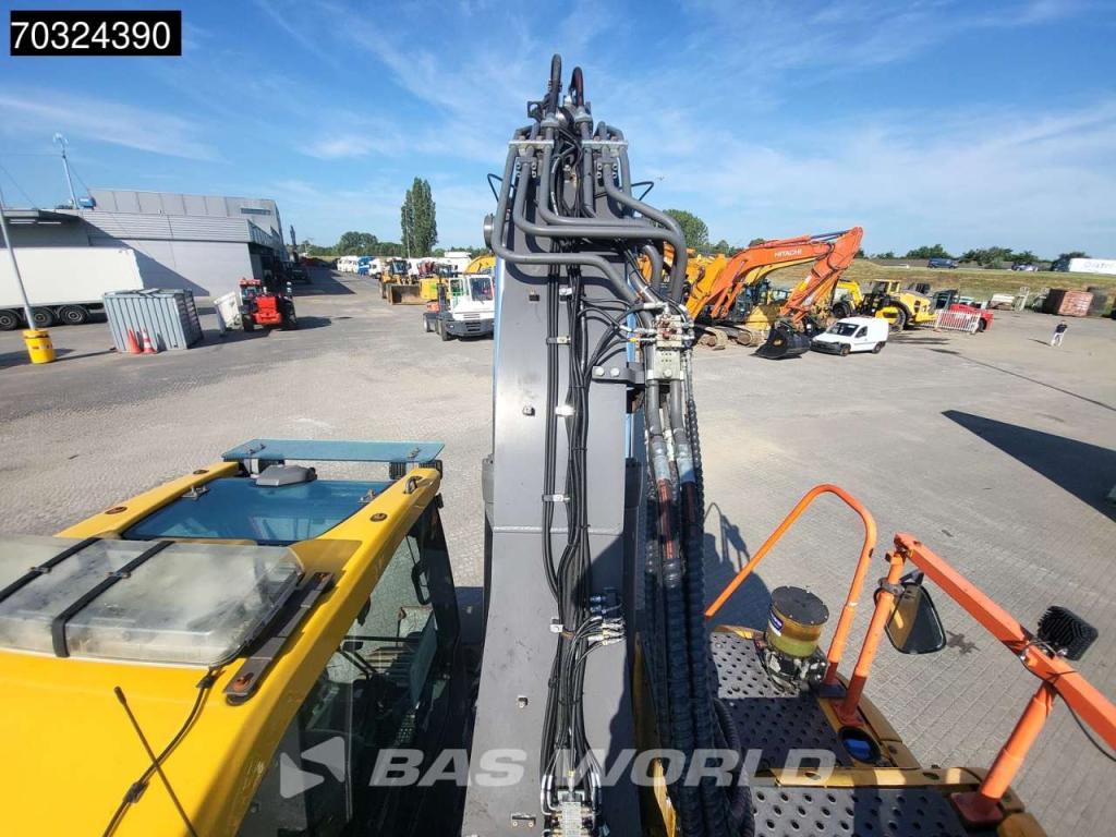 Volvo ECR235 E L Tiltrotator - Blade Photo 28